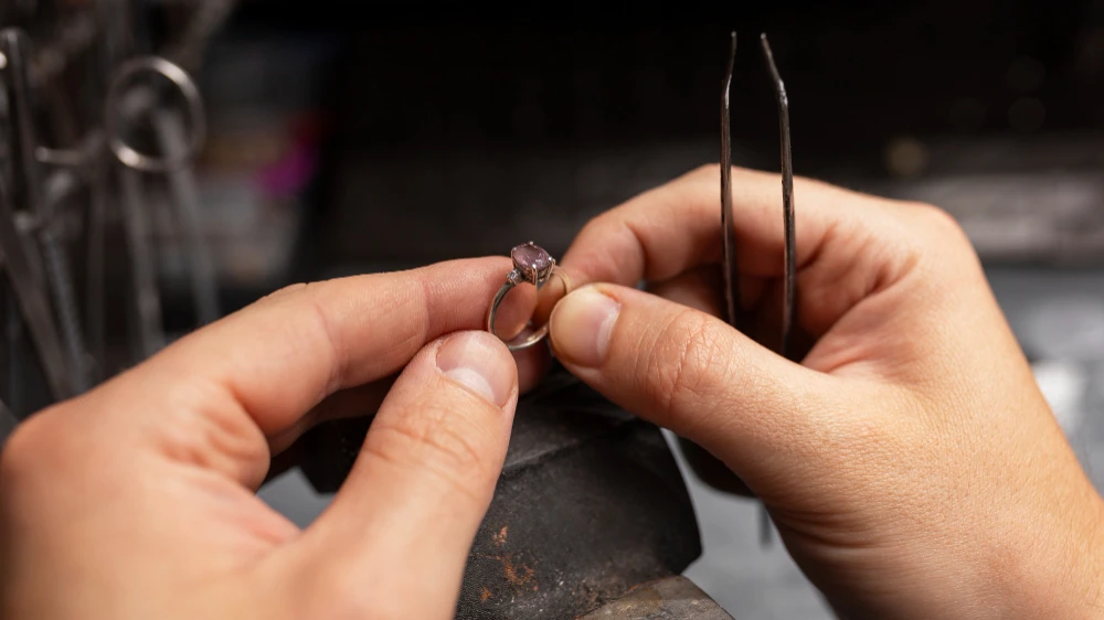 quality inspection of a jewelry